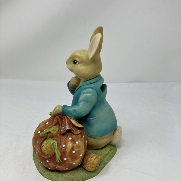 Beatrix Potter PETER RABBIT Figurine Bank 1994 Frederick Warne 7" Tall - Picture 5 of 9